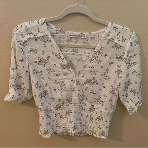 Abercrombie crop blouse XS
